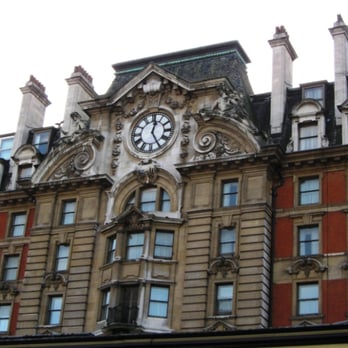 Victoria Coach Station - Central clock pavilion, London, Brighton and South Coast Railway, 1898. - Public Transportation Near Me - London, XGL