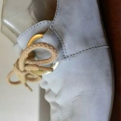 Alton Place Shoe Repair - This is what the original shoe looked like