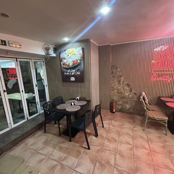 Mr Coffee & Burger - interior dining - Burgers Near Me - Peñíscola, CS