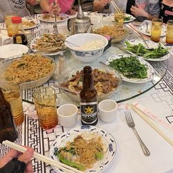 Silver Seafood Restaurant - N13. Beef Chow Fun in Black Bean Sauce Garlic V13. Chinese Broccoli with Garlic Sauce V07. Peapod Tips with Garlic Sauce