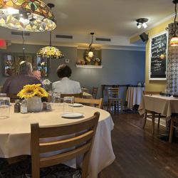 Ye Olde Spring Valley Tavern - Dining room