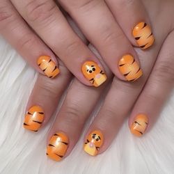 Kt Nails