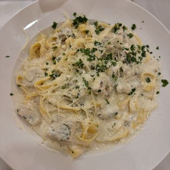 Carmelo's - Fettuccine Alfredo - Italian Near Me - Punta Gorda, Florida