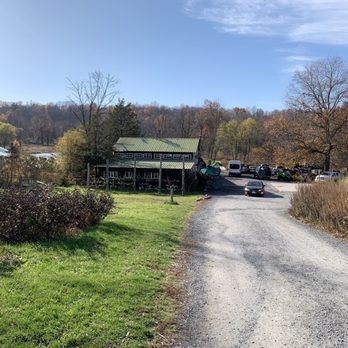 Blooming Hill Farm - Walking from the parking lot to the restaurant - Farmers Market Near Me - Monroe, New York Blooming Hill Farm - Walking from the parking lot to the restaurant - Farmers Market Near Me - Monroe, New York