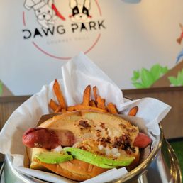 California Deluxe Dawg