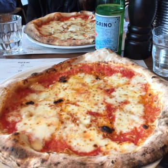 Franco Manca - #2 with garlic, hold the basil - Pizza Near Me - London, XGL