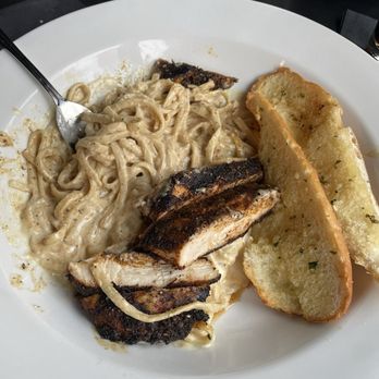 White Rose Bar and Grill - Chicken Alfredo cold. - Seafood Near Me - York, Pennsylvania White Rose Bar and Grill - Chicken Alfredo cold. - Seafood Near Me - York, Pennsylvania