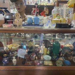 Golden Horse Shoe Antiques - Antique collections