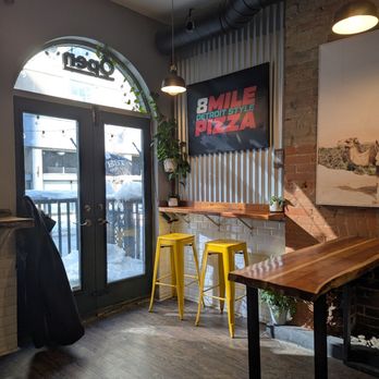8Mile Detroit Style Pizza - Pizza Near Me - Toronto, Ontario