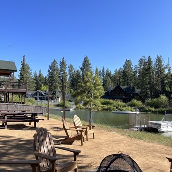 Noon Lodge at Mallard Bay - Lakeside seating - Big Bear Lake, CA