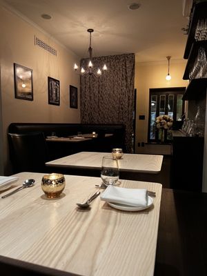 Laurel Restaurant by null