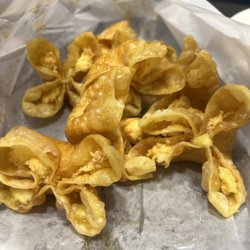 Main Moon Chinese Restaurant - THE BEST CRAB RANGOONS!!!