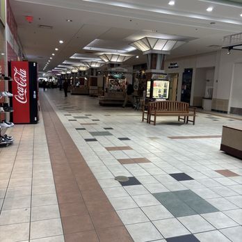 Lindale Mall - Kinda depressing in the 2026 k shaped economy. - Shopping Centers Near Me - Cedar Rapids, Iowa Lindale Mall - Kinda depressing in the 2026 k shaped economy. - Shopping Centers Near Me - Cedar Rapids, Iowa