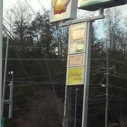 Stuckey's Express Shell Gasoline - 12/20/22 Road signage