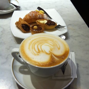 L'Incontro - Patisserie/Cake Shop Near Me - Volterra, PI