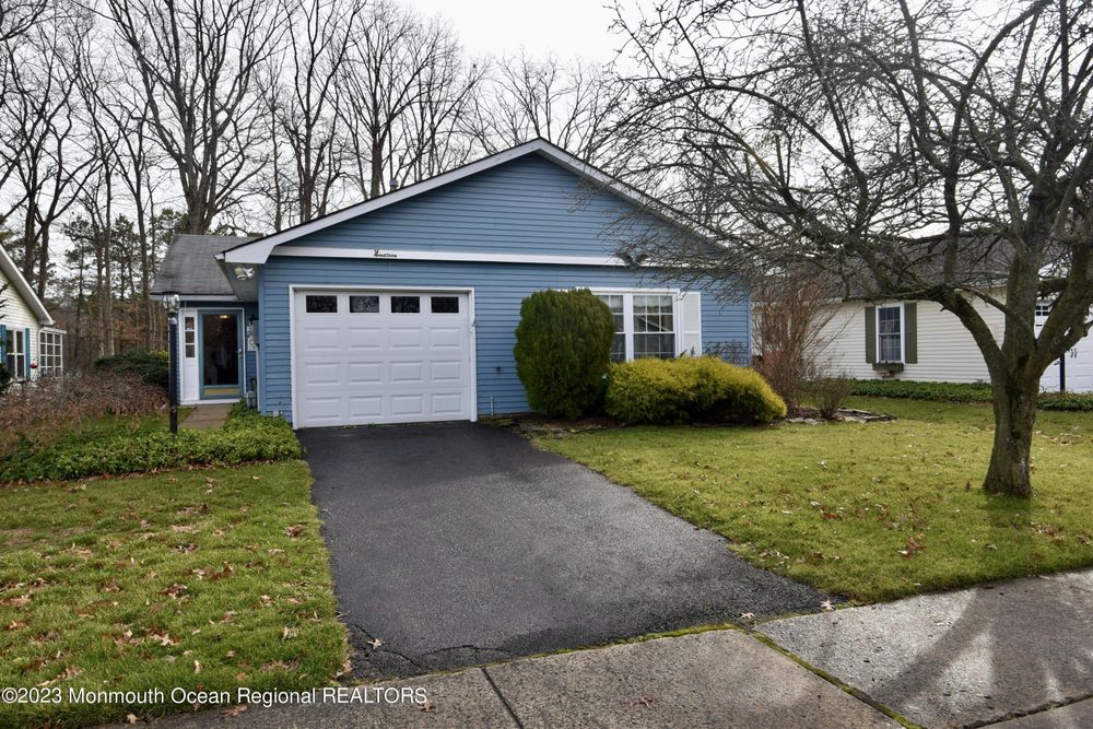 ERA BYRNE REALTY Updated August 2024 1 Greenbriar Blvd, Brick, New