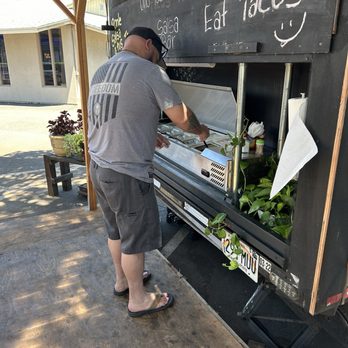 Ono Tacos Hawaii - Salsa bar - Food Trucks Near Me - Maui, Hawaii Ono Tacos Hawaii - Salsa bar - Food Trucks Near Me - Maui, Hawaii