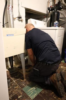 Evelux Plumbing & Construction Logo