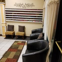 Attractive Nails - Nail polish