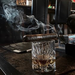 Bar: Cigar Especial - Tabak & Whiskey