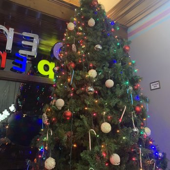 Chill Artisan Ice Cream - Christmas inside chill 2019 - Ice Cream & Frozen Yogurt Near Me - Medina, Ohio