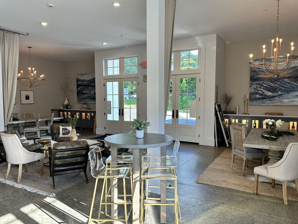 NAPA SOUTH Updated September 2024 22 Photos & 10 Reviews 118 Oak Crescent Circle, Clayton