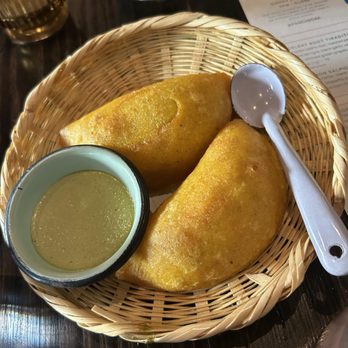 Parche - Empanadas: chicken was good but bit cilantro-y if that's not your thing. 3.5 stars - Colombian Near Me - Oakland, California Parche - Empanadas: chicken was good but bit cilantro-y if that's not your thing. 3.5 stars - Colombian Near Me - Oakland, California