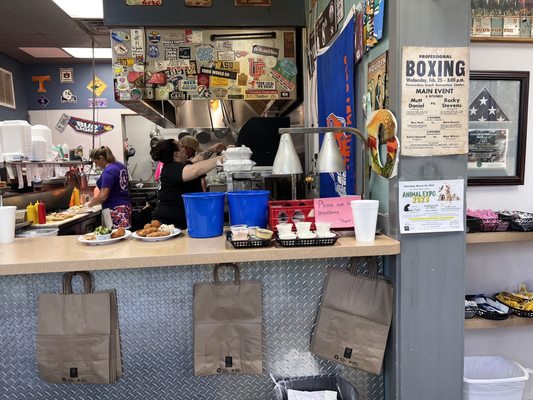 T-Rays Burger Station by null