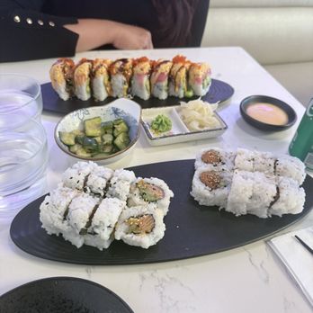 Botan Sushi - F4. Spicy Tuna Roll F3. Spicy Salmon Roll H10. Hawaii Roll - Sushi Bars Near Me - Irvine, California