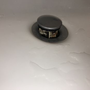 Hampton Inn & Suites Tulsa/Central - Sink is dirty AF - Hotels Near Me - Tulsa, Oklahoma
