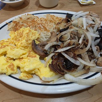 IHOP - Burnt ass steak tips and raw mushrooms and raw onions Hashbrowns are raw also not a good morning meal  Eggs were perfect - Breakfast & Brunch Near Me - Rosemont, Illinois