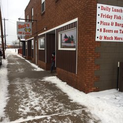 Huck's Pub and Grill