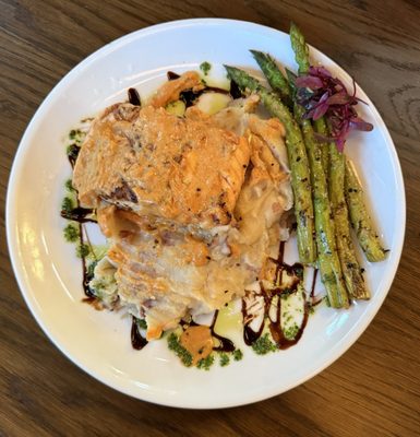 The Ground Round by null