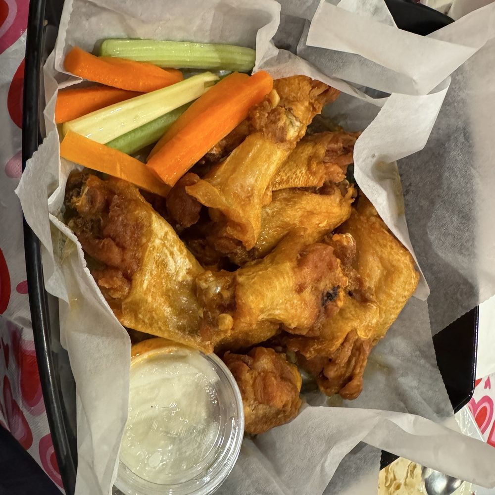 Danny's Restaurant - 10 Buffalo Chicken Wings - American Near Me - Buffalo, New York Danny's Restaurant - 10 Buffalo Chicken Wings - American Near Me - Buffalo, New York