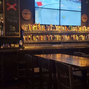 Barrelhouse 101 - 101 beer taps - American Near Me - Ventura, California Barrelhouse 101 - 101 beer taps - American Near Me - Ventura, California