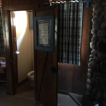 Phantom Ranch - Toilet and sink - Hotels Near Me