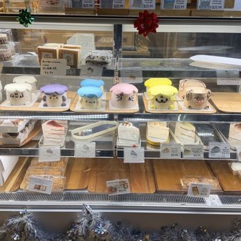 HoneyMe Bakery & Tea - Display case at the front - Bakeries Near Me - Bellevue, Washington