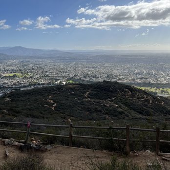 Cowles Mountain - Hiking Near Me - San Diego, California