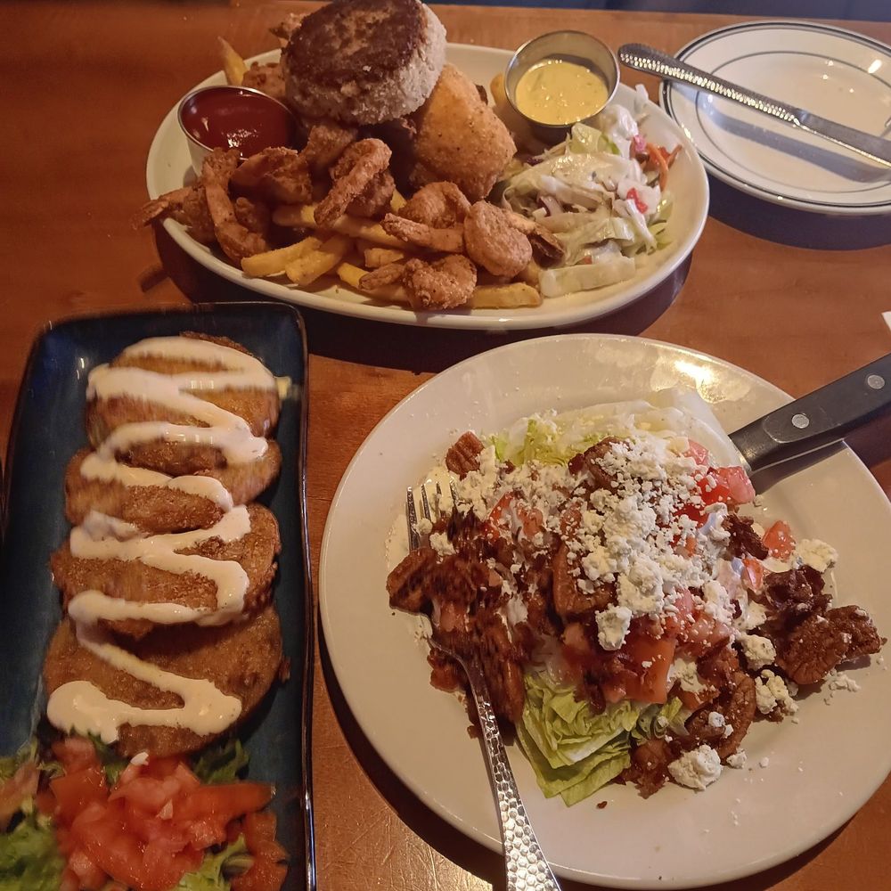 Blue Marlin - Seafood platter for Joel, fried green tomatoes & wedge salad for myself. Delicious-o! - Seafood Near Me - Columbia, South Carolina
