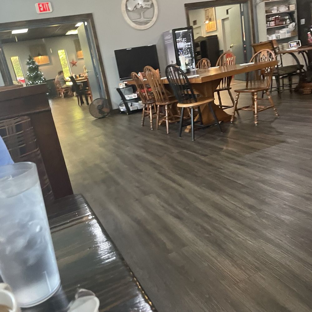 Family TreeTs - Breakfast & Brunch Near Me - Clifton Forge, Virginia Family TreeTs - Breakfast & Brunch Near Me - Clifton Forge, Virginia