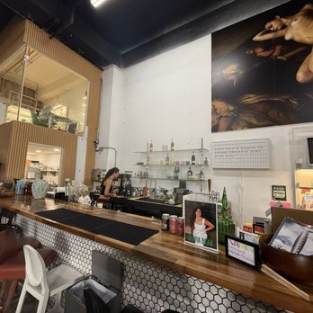 Cafe VNTG - Cafe counter - Cafes Near Me - Urban Honolulu, Hawaii