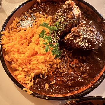 Tierra Y Fuego - Pollo en mole - Mexican Near Me - Chicago, Illinois Tierra Y Fuego - Pollo en mole - Mexican Near Me - Chicago, Illinois