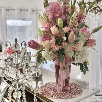 Flowers by Peter Perkens Flowers - Gorgeous Elegance Bouquet For Mom - Florists Near Me - Visalia, California