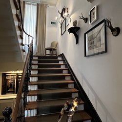 Heidelberg Suites - Inside stairs