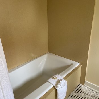 Grande Colonial - Soaking tub - Hotels Near Me - La Jolla, California