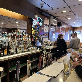 Lynwood Cafe - Dah bar - Pizza Near Me - Randolph, Massachusetts