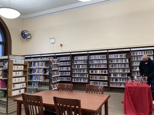 96th Street Library by null