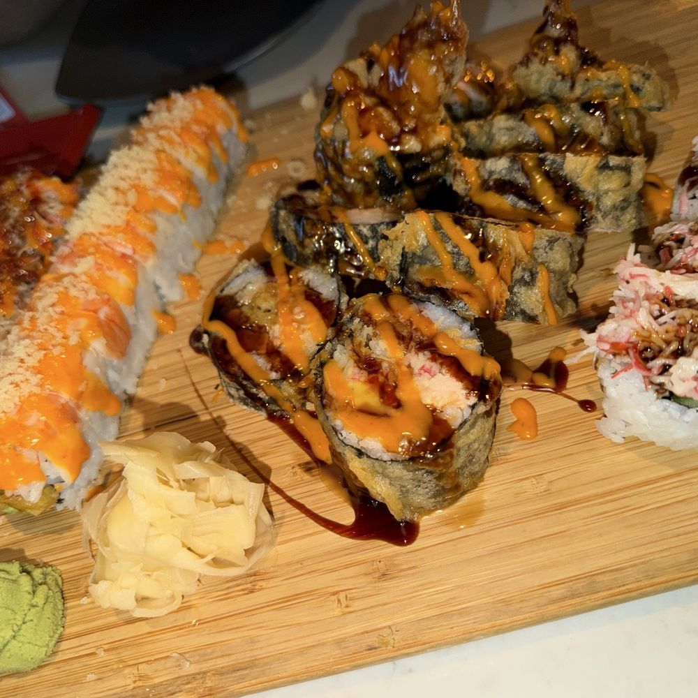 Ryuu Sushi - SOS Crunch Dragon Paradise Pop Star - Cocktail Bars Near Me - Plymouth, Michigan Ryuu Sushi - SOS Crunch Dragon Paradise Pop Star - Cocktail Bars Near Me - Plymouth, Michigan