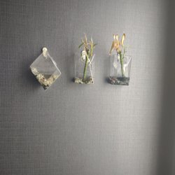 Refinery Hair - Cute and little decorations everywhere you look