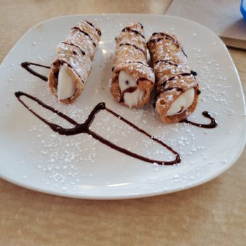 Pizzaiolo's - Cannoli - Pizza Near Me - Magnolia, Texas Pizzaiolo's - Cannoli - Pizza Near Me - Magnolia, Texas